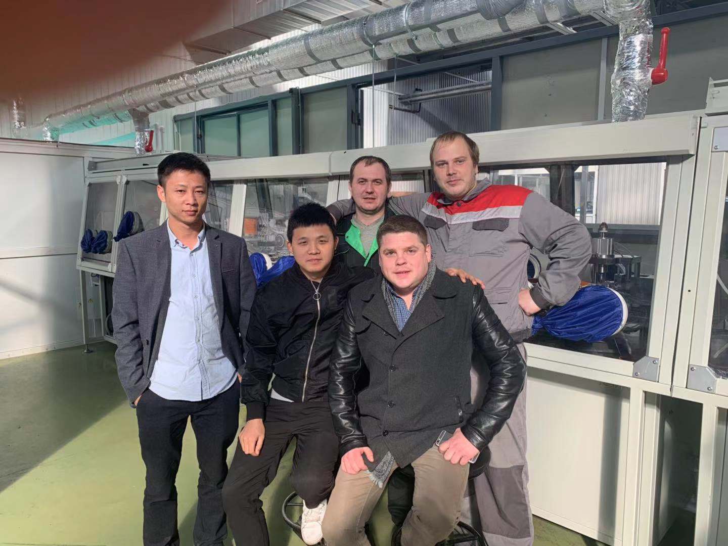 Cliente russo --- Un finale perfetto nell'installazione della linea di produzione della batteria